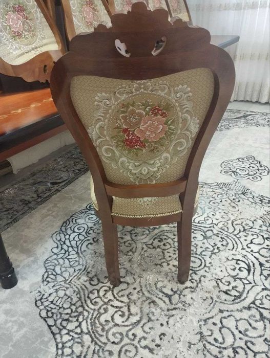 Стол стул сотилади