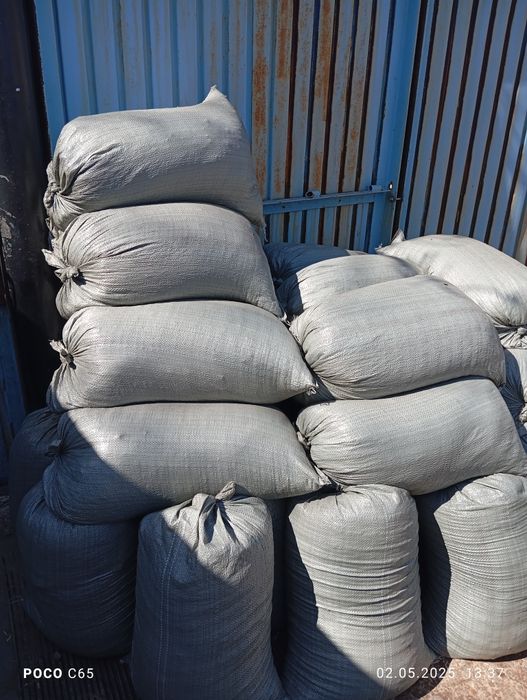 Чернозем в мешках.