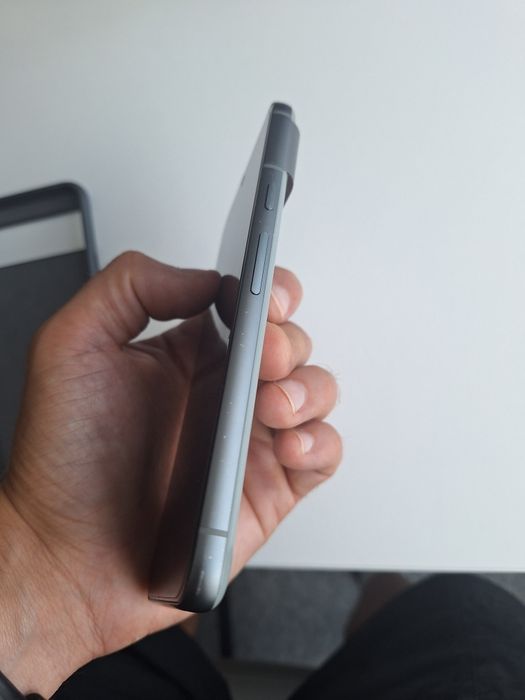 Телефон Google Pixel 8