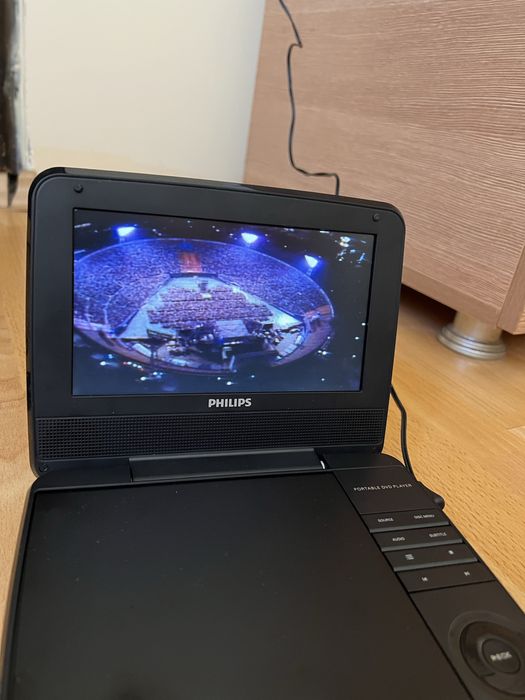 Преносим DVD / CD плеър Philips
