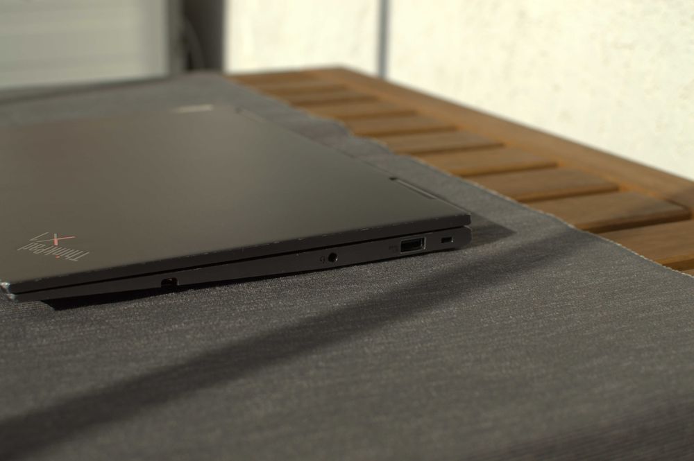 Лаптоп Lenovo X1 Yoga Gen 6 i7 / 16GB / 256GB SSD / IPS Touch