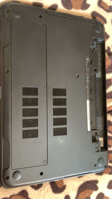 Vand leptop Dell in stare destul de ok