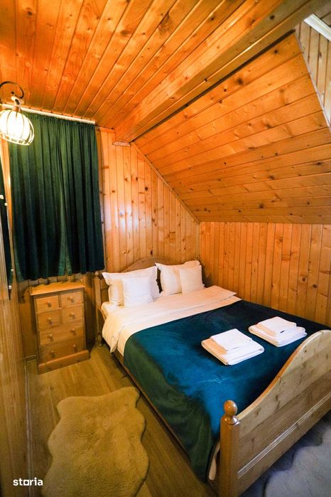 Vilă de Lux pe Malul Lacului – Confort și Vedere Panoramică