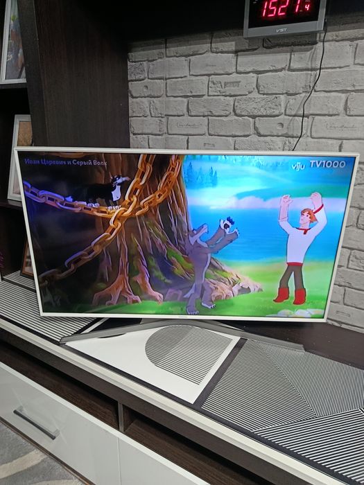 Телевизор Самсунг диагональ 102
