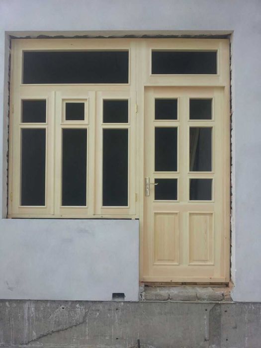 Kuxnya uchun eshik va romlar yog'ochdan, окна и дверей из дерева