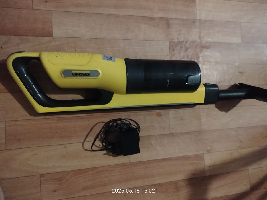 Продам Вертикальный пылесос Karcher VC-4s Cordless Plus