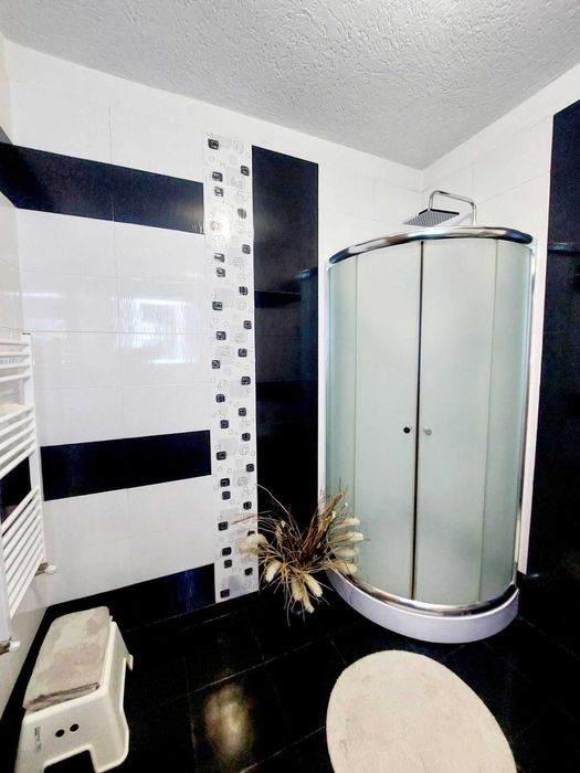 Дава се под наем Тристаен апартамент в София, Витоша - 130 кв.м за 1145.97 € - Снимка #7