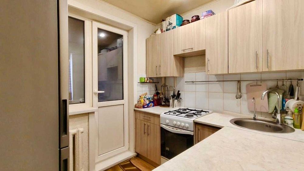 Продам 2 комнатную квартиру р-н маг. Азия