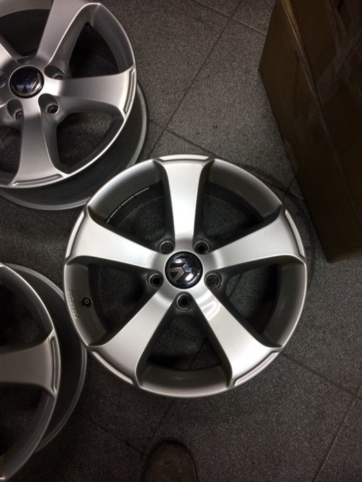 4бр. оригинални джанти VW Touran 16" 5x112