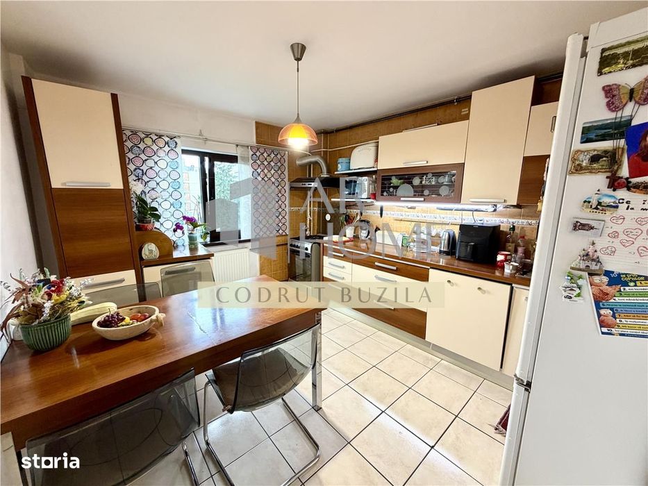 Apartament 3 camere, decomandat, ultracentral, Ploiesti