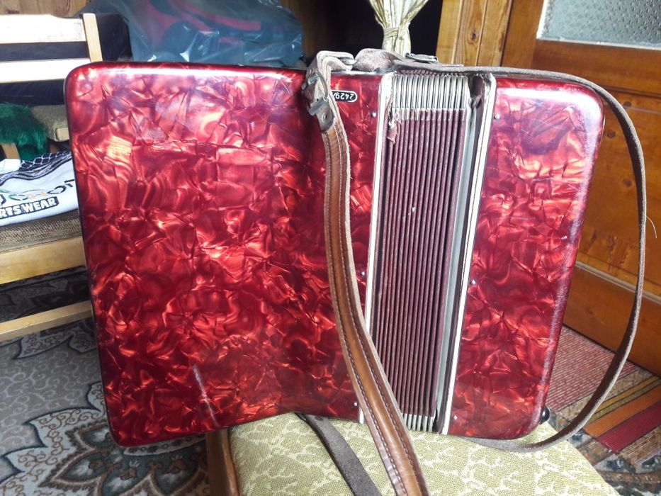 Акордеон Перфектен