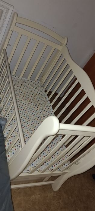 Продам детскую кроватку