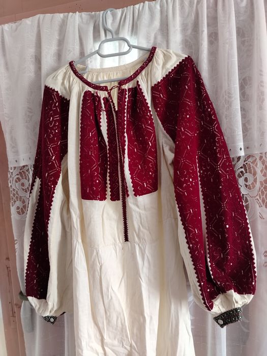 Costum popular ,ie din Arges