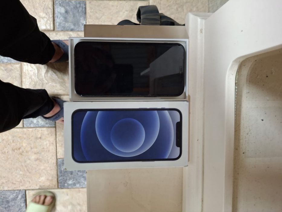 iPhone 12 64гб без ремонта