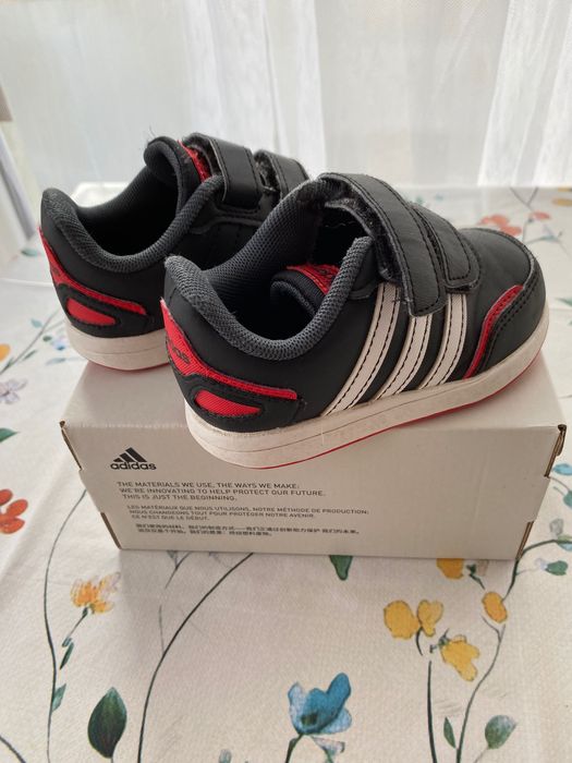 Pantofi Adidas 22