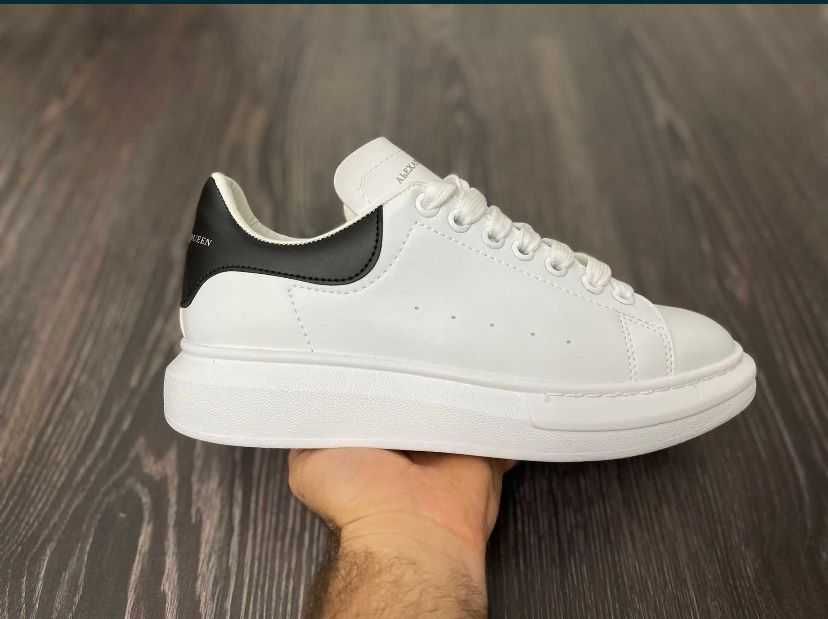 Adidasi White produs NOU alexander MCQ