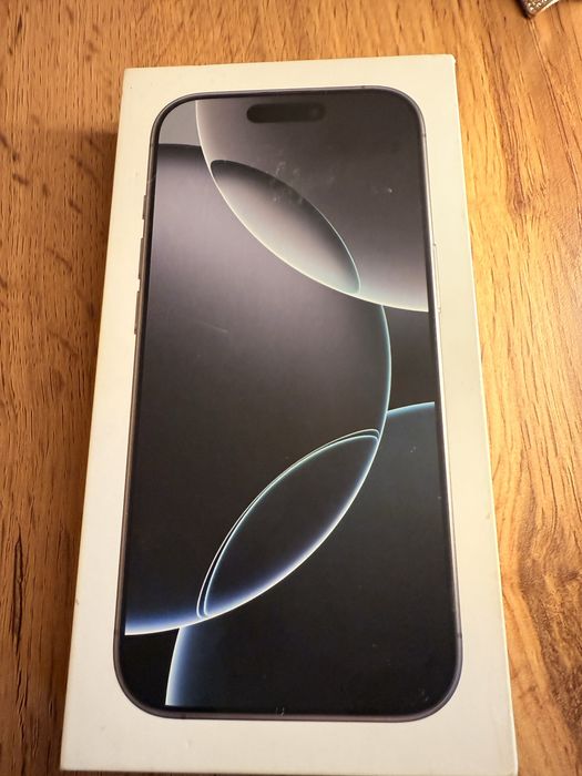 Продам Iphone 16 pro белого цвета 256 GB