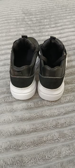 Маратонки  Guess