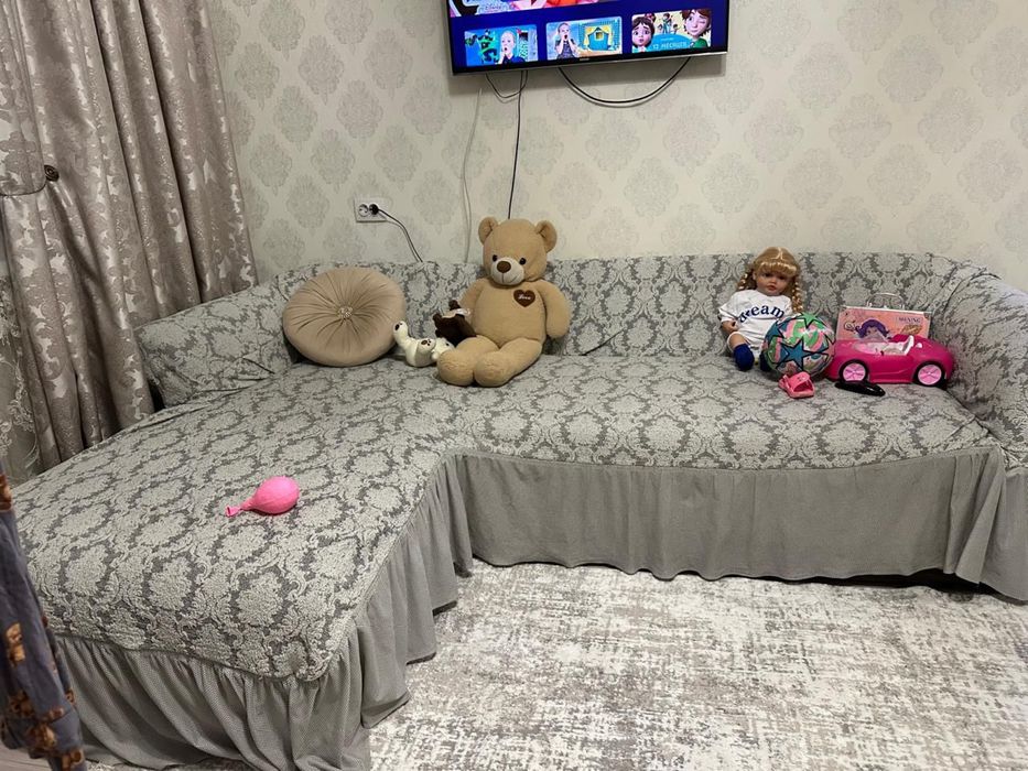 Продам диван, цена 15тыс торг есть.