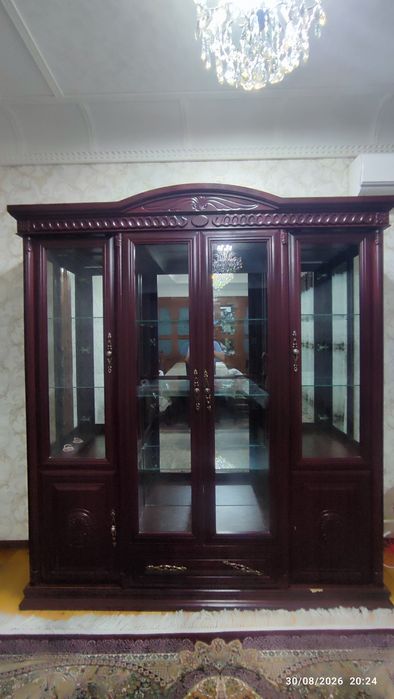 Mehmonhona Shkaf