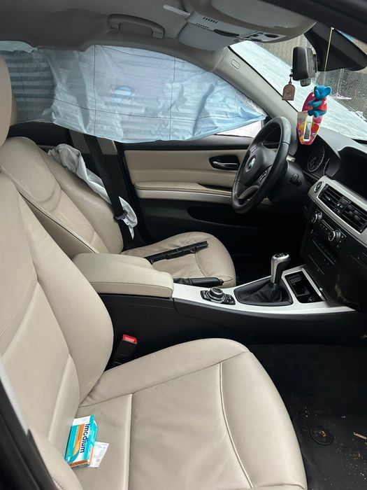 BMW e90 2011 e5 !!!AVARIAT !!!preț negociabil.