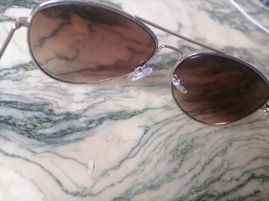 Ochelari de soare originali Guess, rama aurie