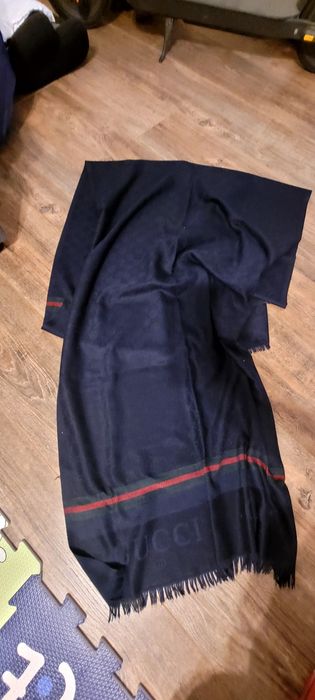 Esarfa Gucci impecabila