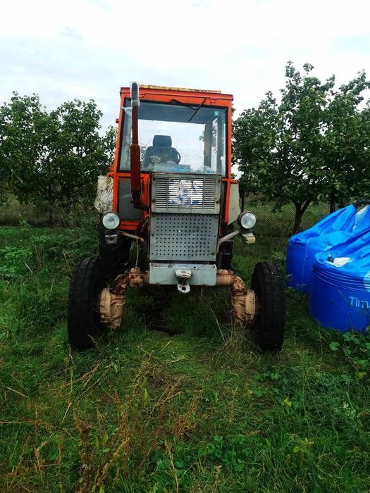 Трактор Болгар ТК 82 с предно.