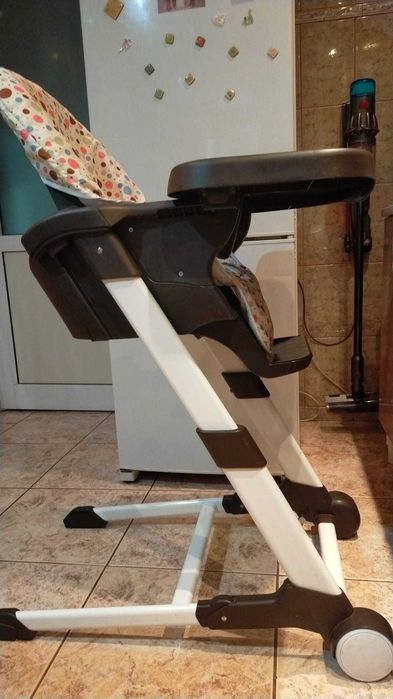 Scaun bebe pentru luat masa