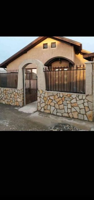 Vând piatră și montez