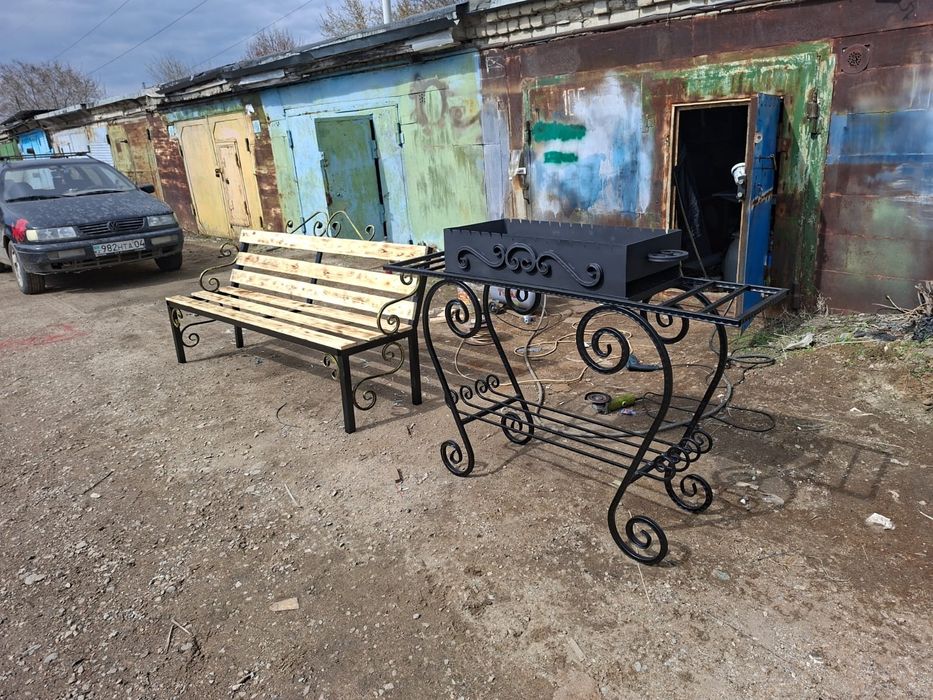Продам лавочку, новая, мангал.