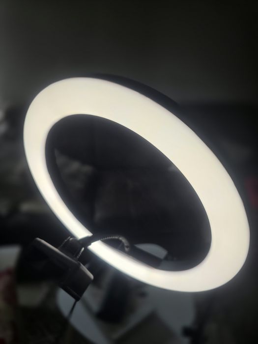 LED Ринг лампа с чупещо рамо и държач за телефон