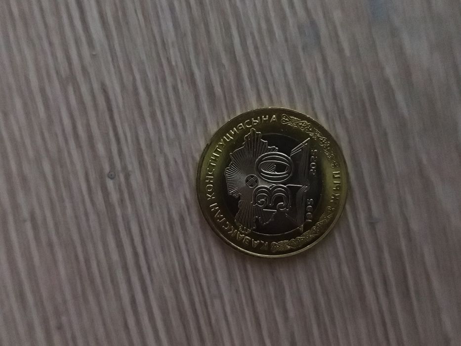 Продам монету номиналом 100 тенге