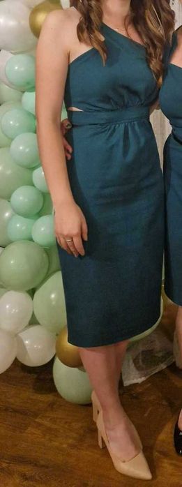 Елегантна вталена дамска рокля