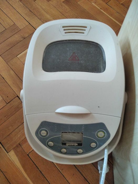 хлебопекарна   gorenje  BM 900 W