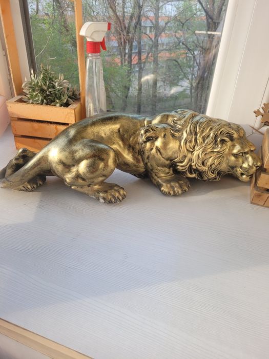 Продам сувенир лев