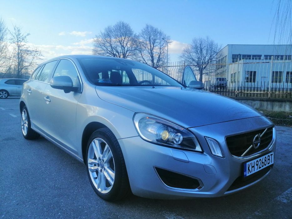 Продавам на части Волво V60 1.6Т 2011год,Бензин