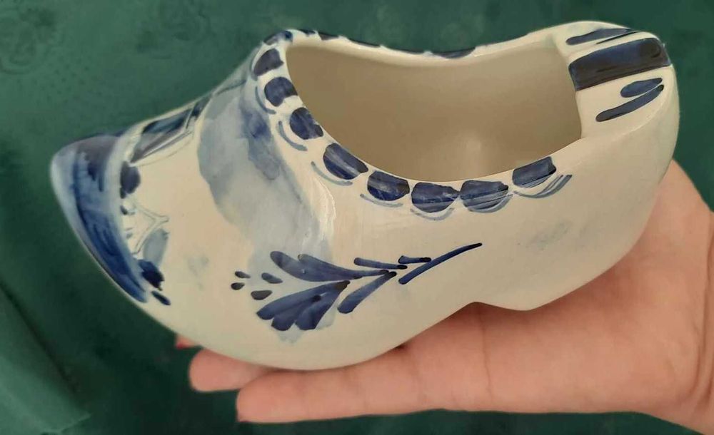 Средни и малки порцеланови фигурки от Нидерландия, Египет, Хърватска