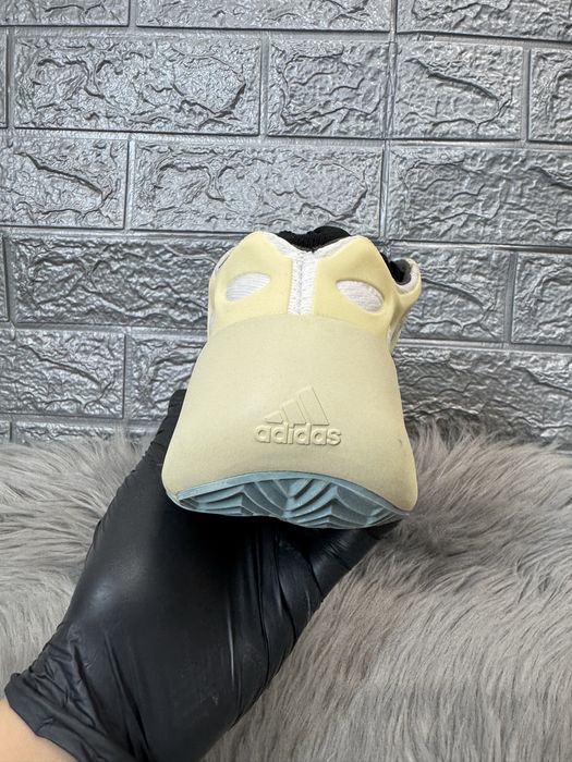 Yeezy 700 Azael Pk Premium