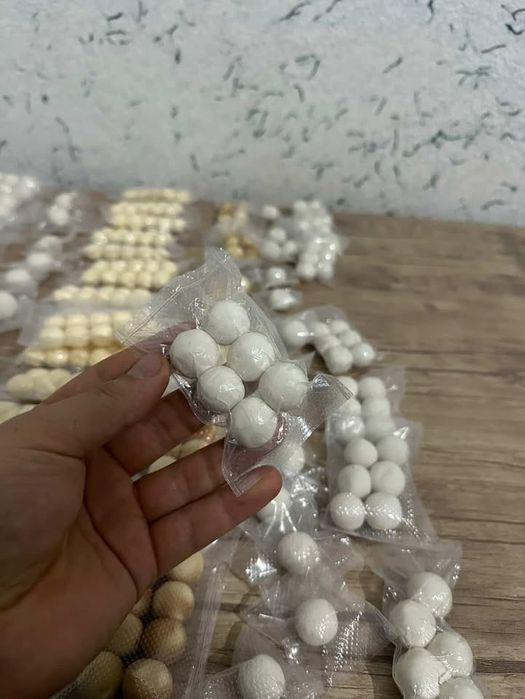 Qurut , sirniy palochka va sneklar