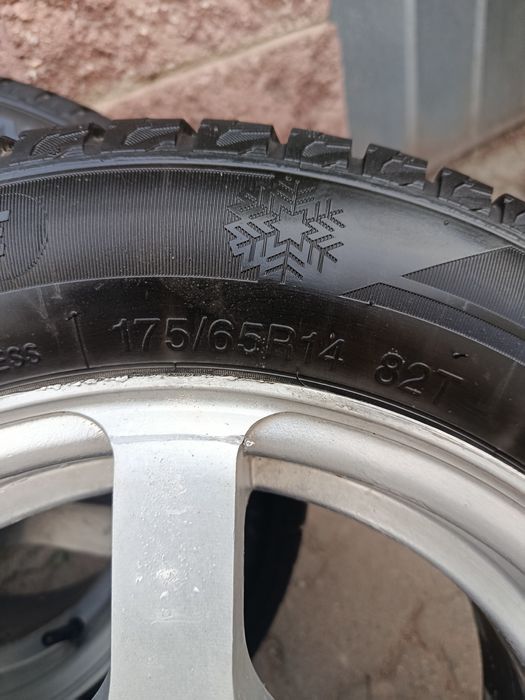 Титанки с зимней покрышкой