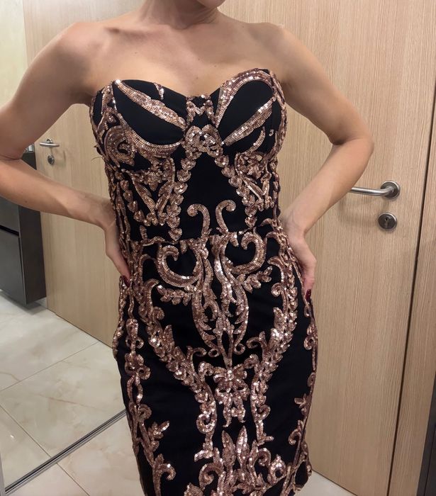 Официална рокля за зашеметяваща визия