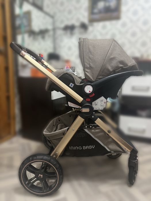 Детская коляска три в одном