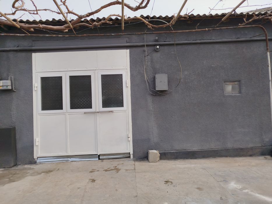 Уй Сотилади Жуда зу́р нарх