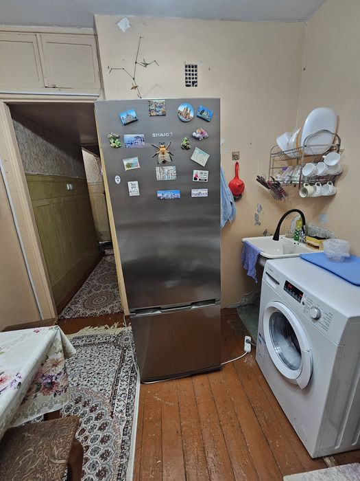 Продаётся холодильник б/у в хорошем состоянии.