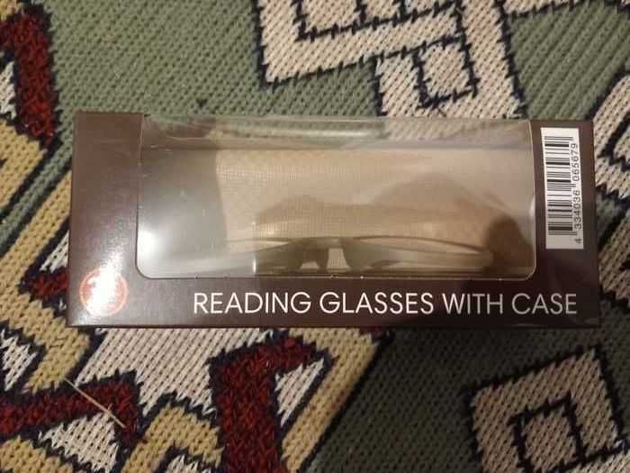 Ochelari de vedere(citit) cu etui,dioptrie +2,noi,2 modele