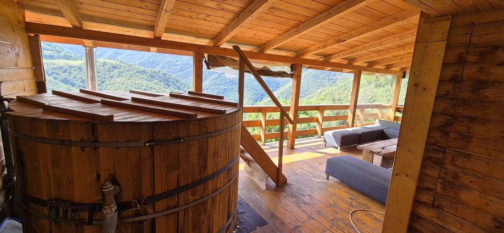 Închiriez cabana cu piscina ciubăr și sauna ( Revelion ocupat)