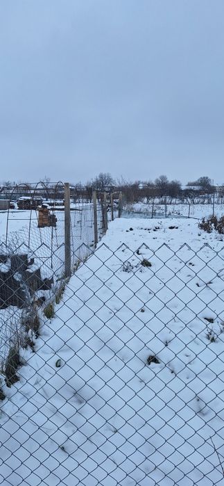 продавам парцел с упи постройка за къща или за вила