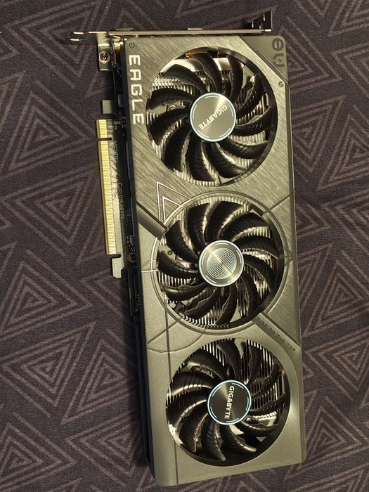 RTX 4060 GIGABYte 3 fans