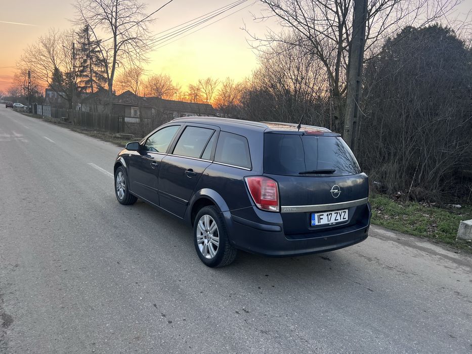 Opel Astra H 1.6 Benzina An 2010